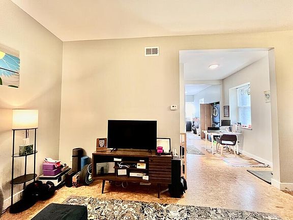 3rd image of 851 Goodfellow Blvd #B