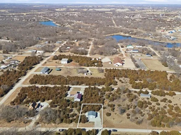 61 Maple Dr, Linn Valley, KS 66040