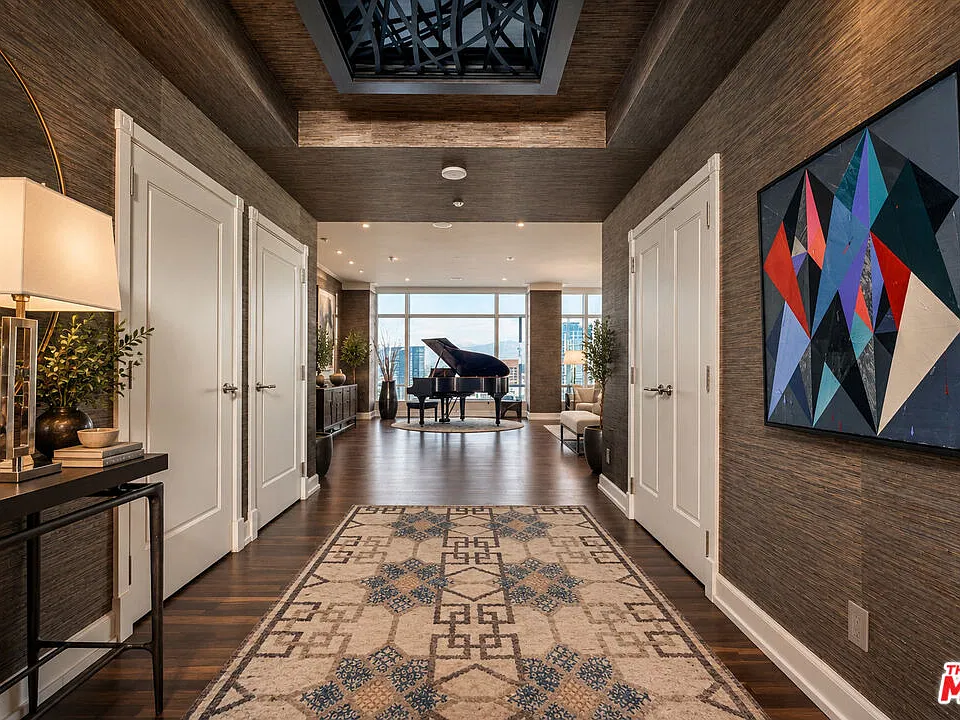 900 W Olympic Blvd #43G