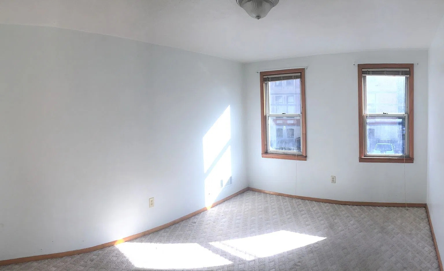 813 Evergreen Avenue — Photo 3