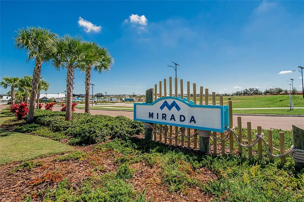 6 bed, 4.0 bath, 3357 sqft, $4,650 — Photo 3