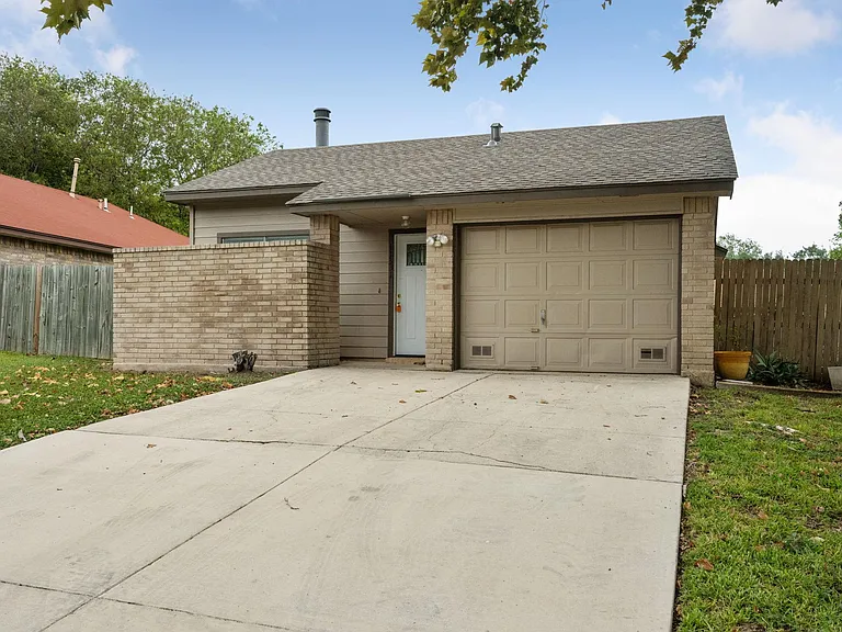 11331 Two Wells Dr — Photo 4