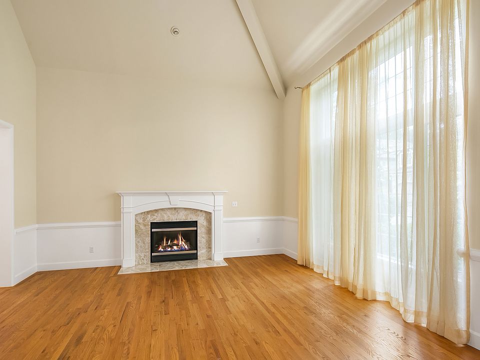 1st image of 25380 NE 4th Pl