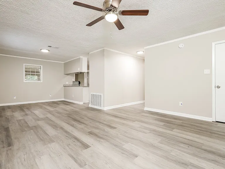 1192117_021_living_room_12972140.jpg