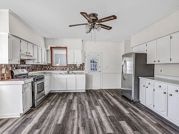4th image of 2761 Sandhurst Dr