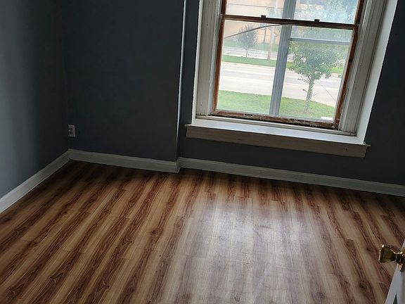 3rd image of 128 Lafayette St APT 1