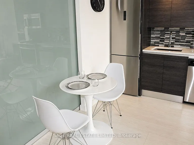 111 Bathurst St #706 — Photo 5