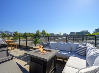 676 W 6th Ave #220, Vancouver, BC V5Z 1A3
