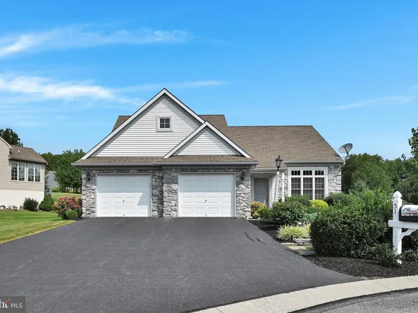 51 Begonia Ct, Womelsdorf, PA 19567