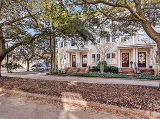 712 Tattnall St, Savannah, GA 31401