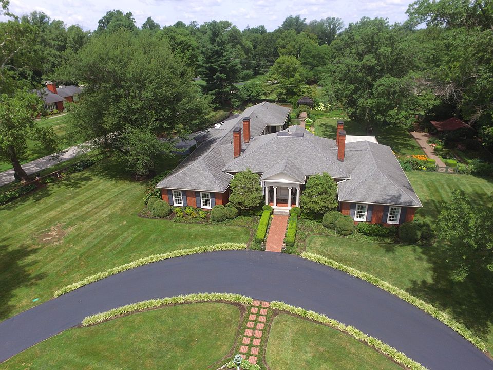 1st image of 210 Country Ln