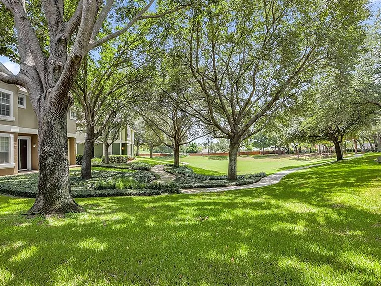 740 Ashworth Overlook Dr #B — Photo 31
