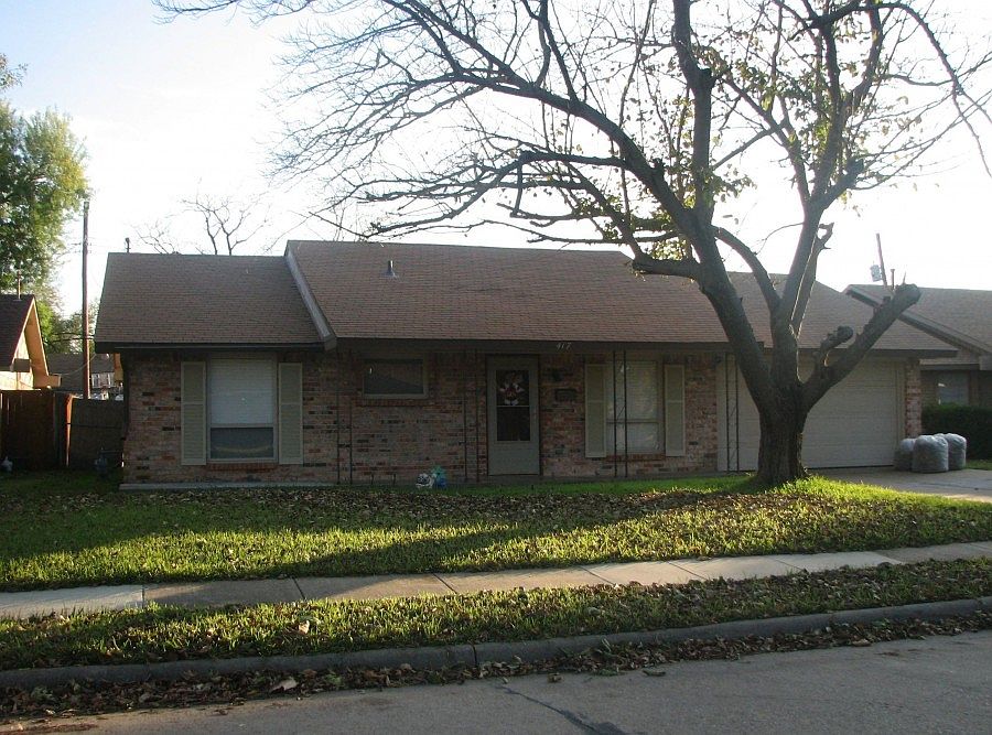 1st image of 417 W Grenoble Dr
