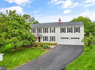 10611 Oxford Ct, Great Falls, VA
