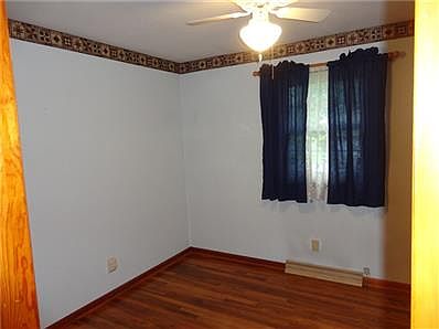 3rd image of 8276 N Putnam St