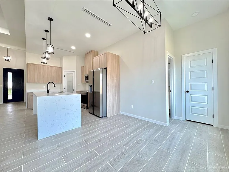 1001 Durango St — Photo 14