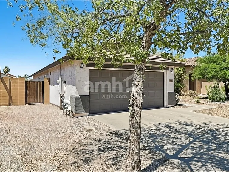 2036 W Kristina Ave — Photo 2