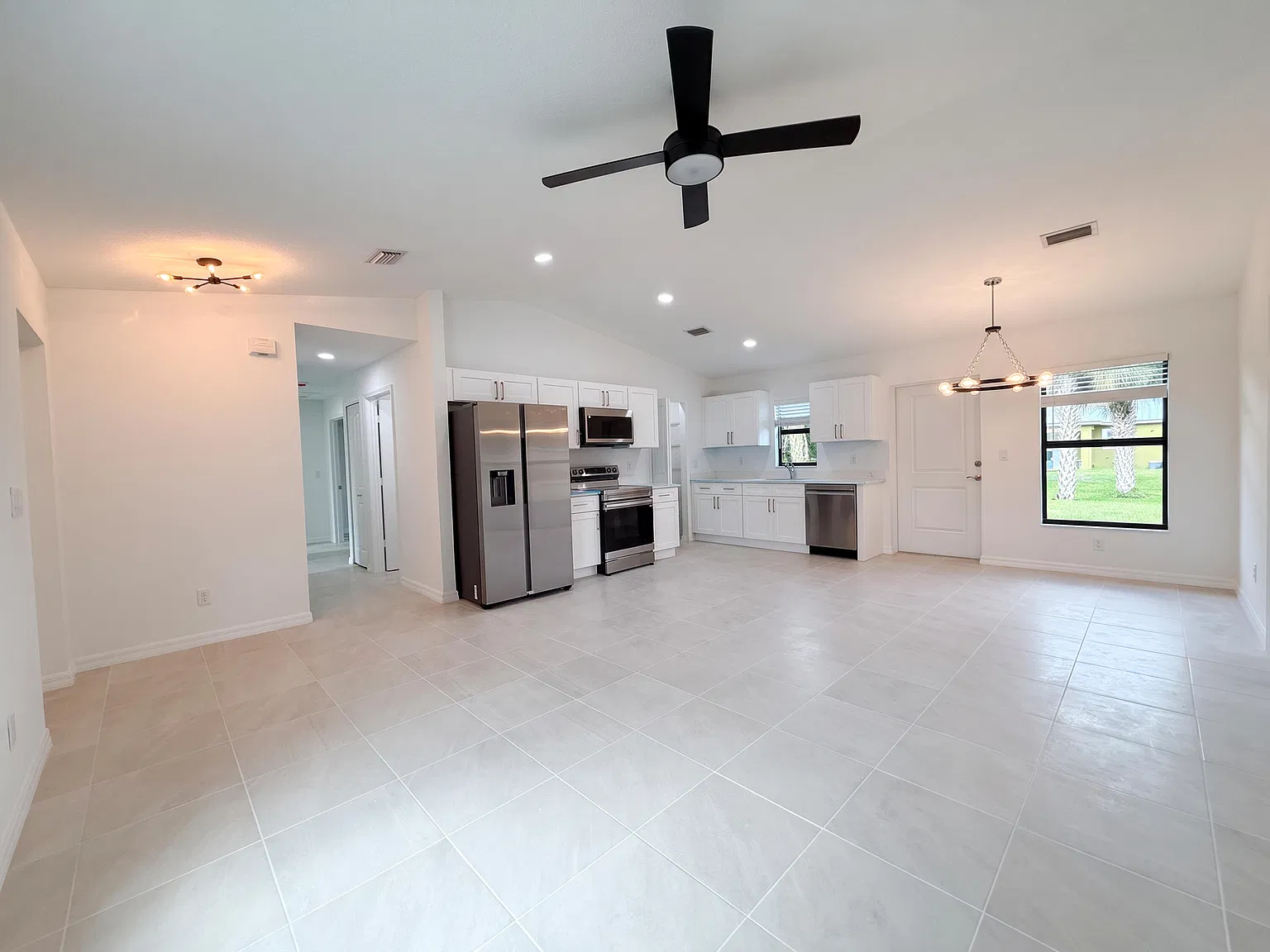3 bed, 2.0 bath, 1175 sqft, $2,500 — Photo 4