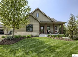 21995 Brookside Ave, Elkhorn, NE 68022