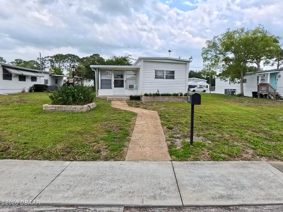 1st image of 725 Marshall Cir