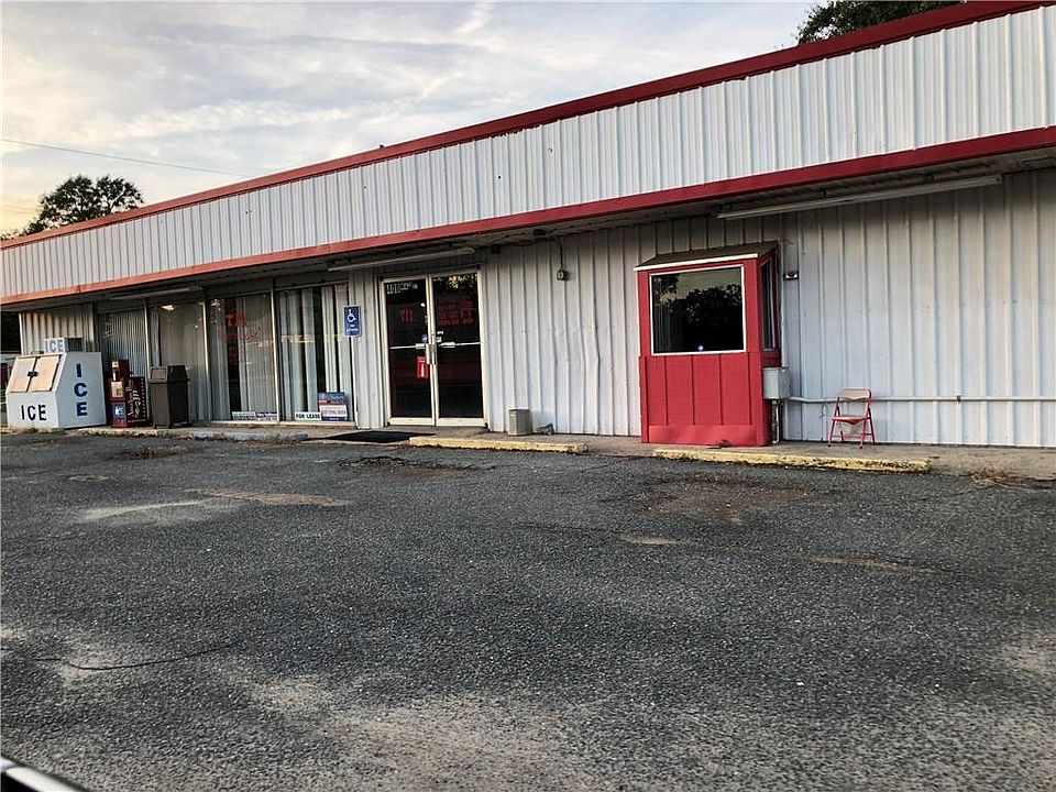 2nd image of 408 1st St