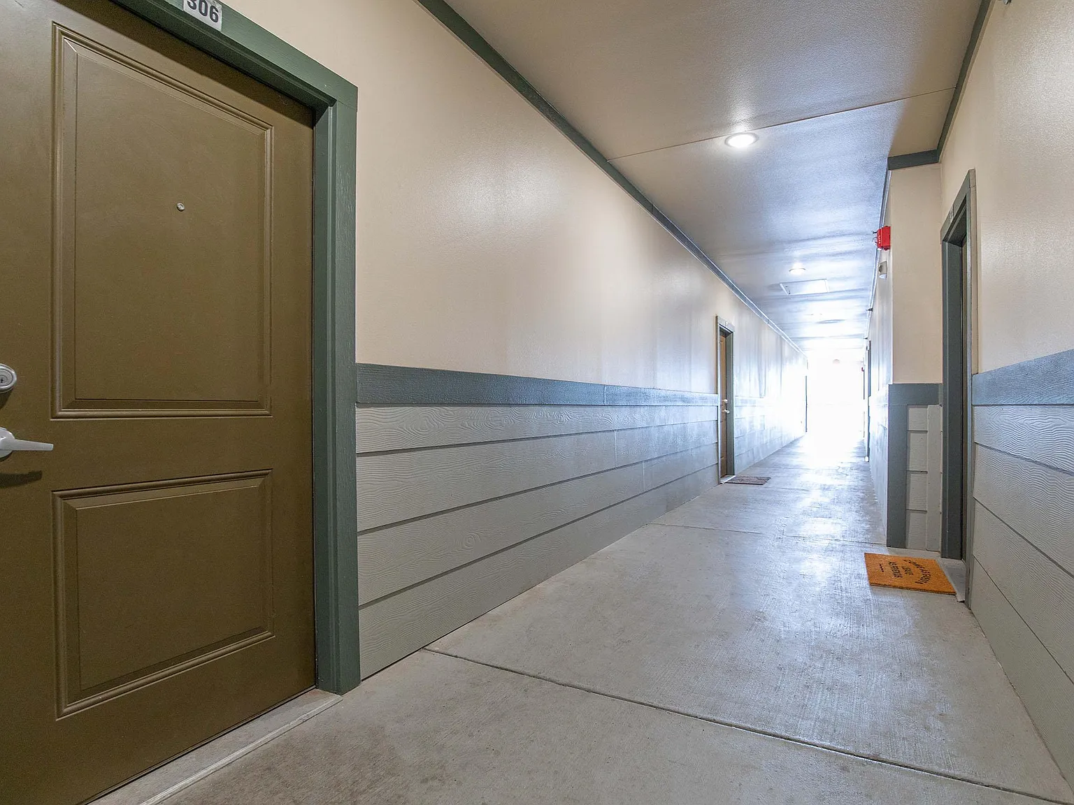 La Mariposa Apartments — Photo 2