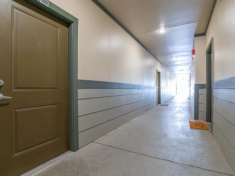 La Mariposa Apartments — Photo 2