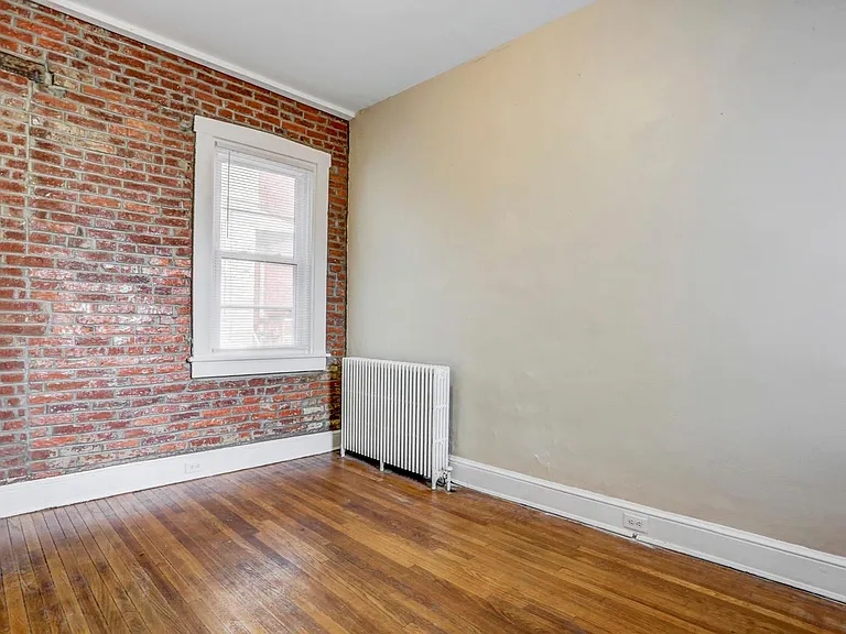 102 N Plum St — Photo 16