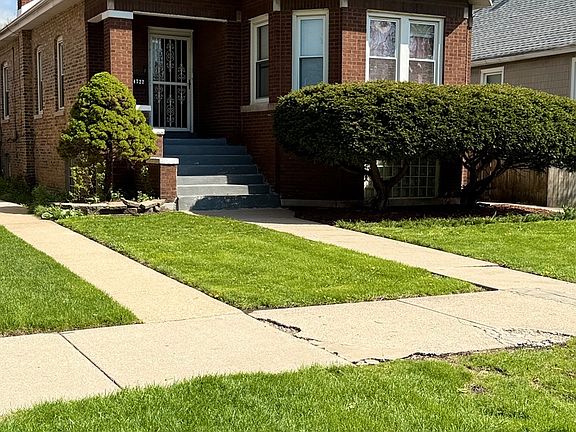 3rd image of 4722 W Altgeld St