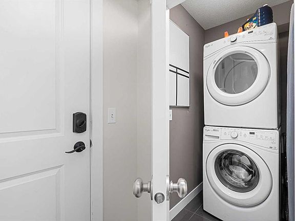 4th image of 302 SW Skyview Ranch Dr NE #2408