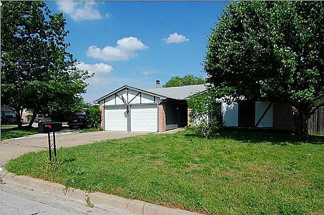 1st image of 1116 Dennis Dr