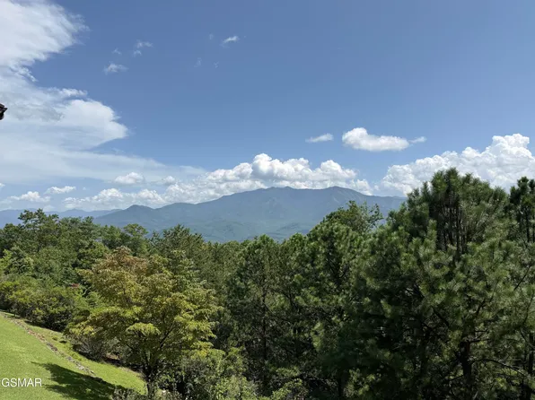 1050 Ski View Dr APT 108, Gatlinburg, TN 37738