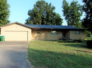 114 N Locust St, Steele, MO 63877
