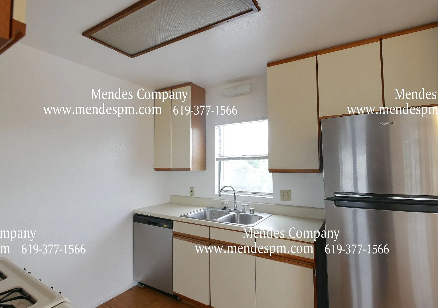Spacious 1 bed / 1 bath Upstairs Unit — Photo 4