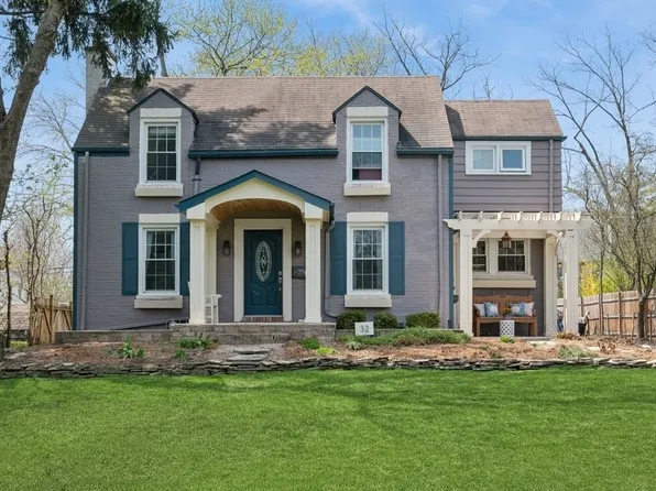 32 Valley Rd, Highland Park, IL 60035
