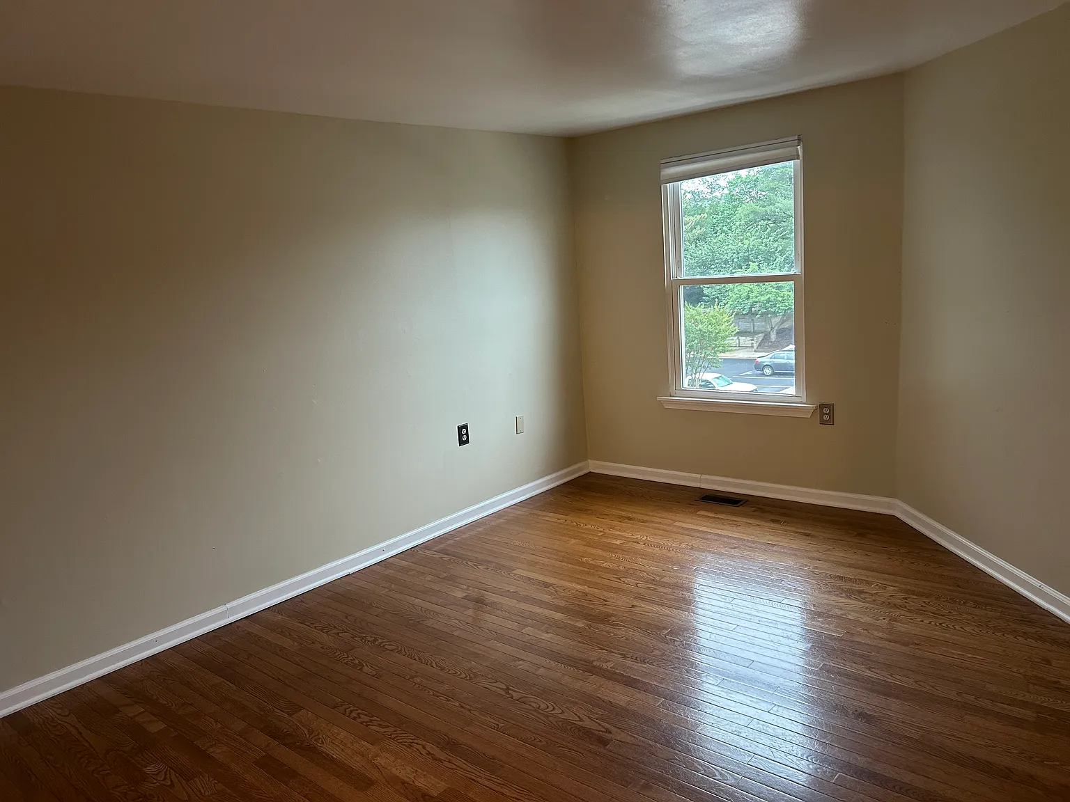 2 bed, 1150 sqft, $2,400 — Photo 4