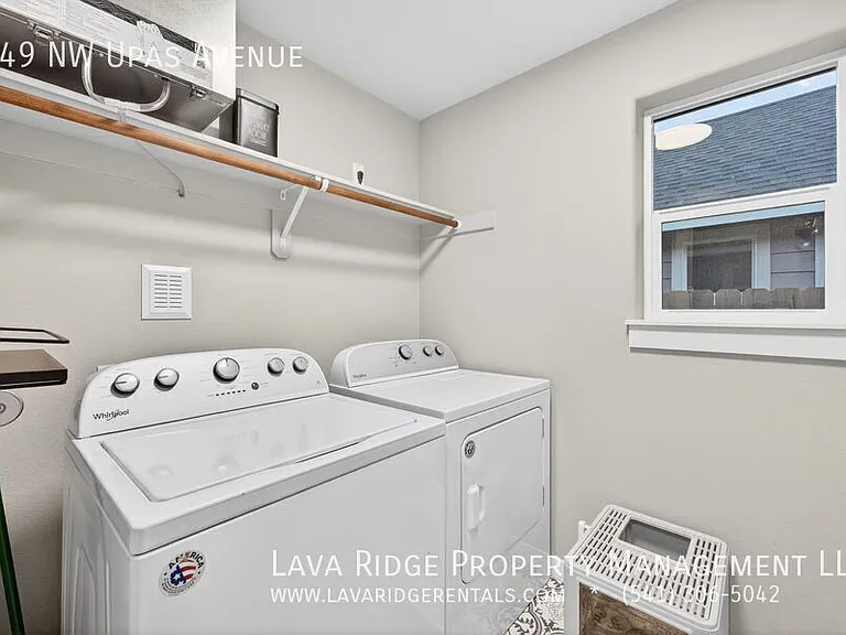 949 NW Upas Ave — Photo 13