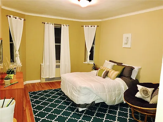 Sold by R New York | media 16