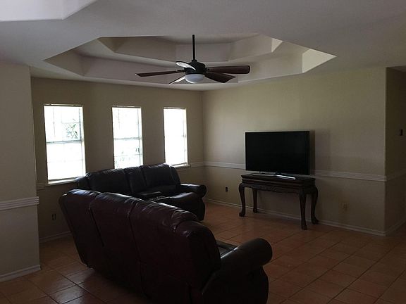 4th image of 2400 Trey Leal Ave
