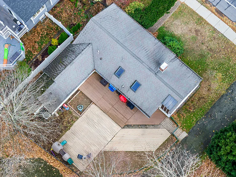 351 Winchester St — Photo 23