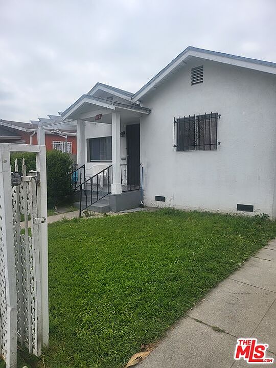 1st image of 118 E 82nd Pl