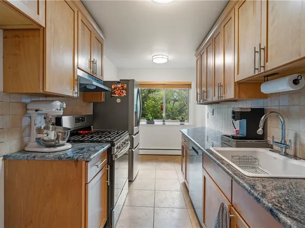 336 Central Park Avenue #J11, Scarsdale, NY 10583