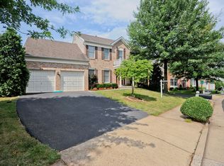 3816 Wheatgrain Ln, Fairfax, VA 22033