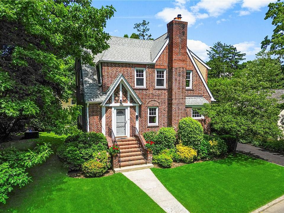 1st image of 15 Pine Brook Drive