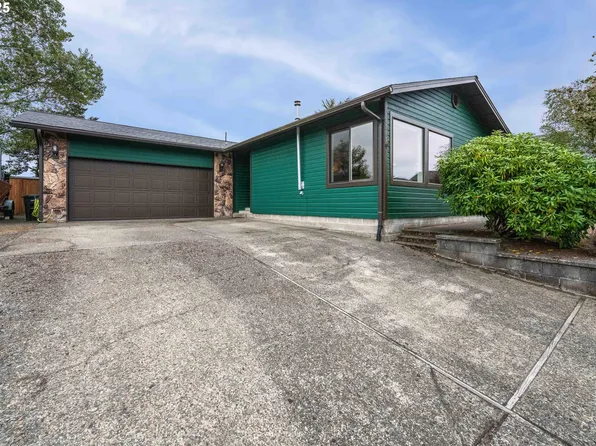 1915 Arthur St, North Bend, OR 97459