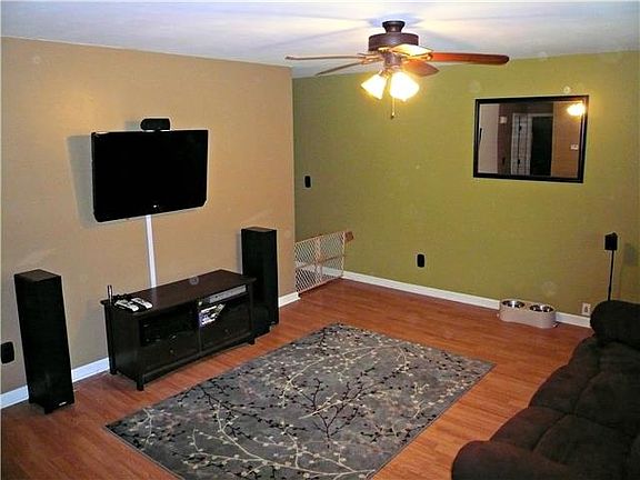 2nd image of 522 Sun Cir