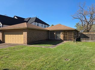 8922 Carousel Ln, Houston, TX 77080