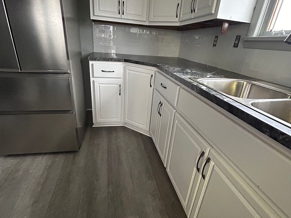 1st image of 3277 Greenwood Ave