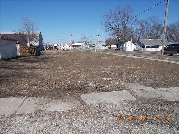 2nd image of 101 W Lion St