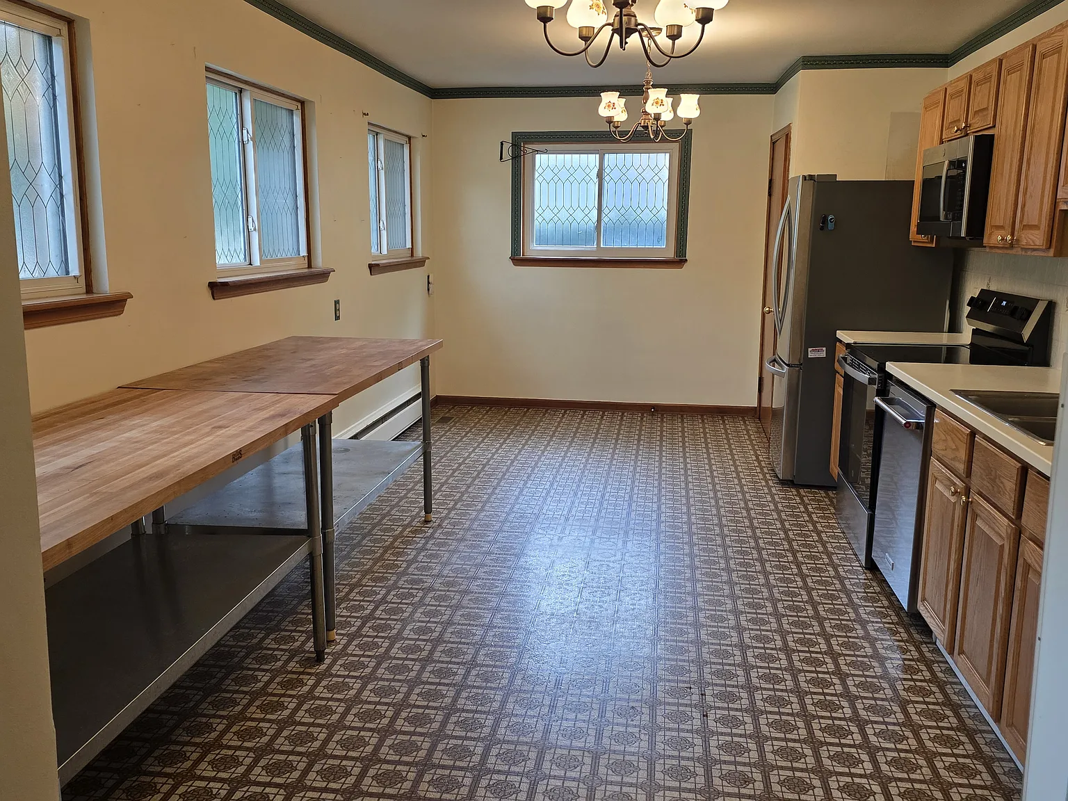 4 bed, 2000 sqft, $2,000 — Photo 2